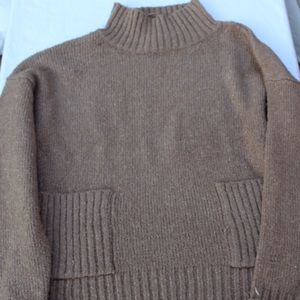 COMFY pocket turtleneck sweater